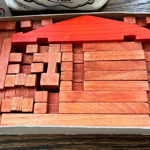 Used Lincoln Logs toy sets - Picture 2 of 3